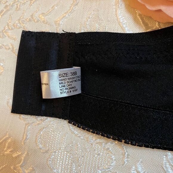 🥀Lynda’s world women’s embroidery fashion Bra 38B - Picture 13 of 13